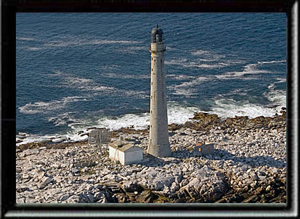 Click to read "Horrors Of A Winter Gale At Boon Island Light"